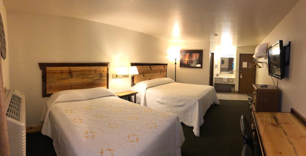Yellowstone Village Inn And Suites ガーディナー エクステリア 写真
