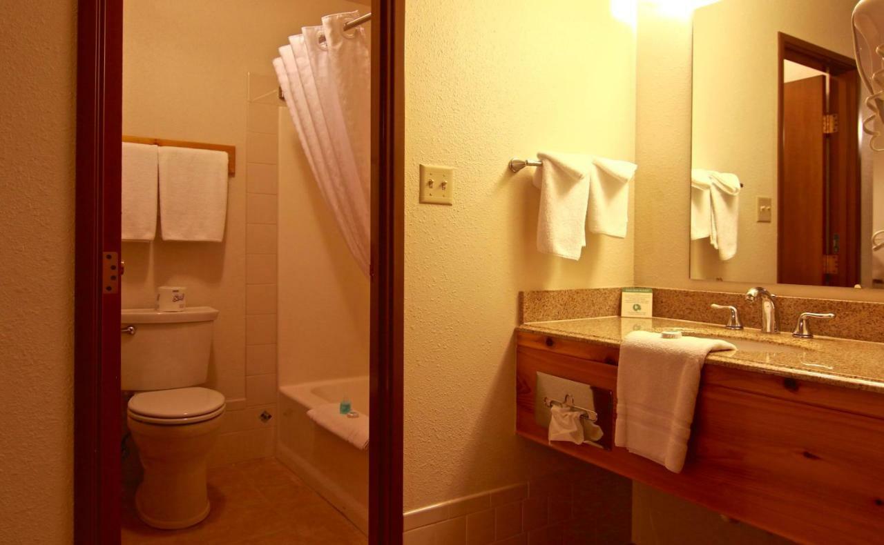 Yellowstone Village Inn And Suites ガーディナー エクステリア 写真