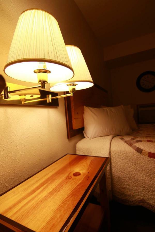 Yellowstone Village Inn And Suites ガーディナー エクステリア 写真